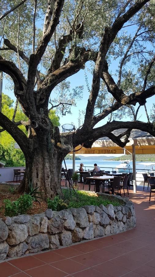 Pansion Alen - Dugi Otok Bed & Breakfast Luka  ภายนอก รูปภาพ