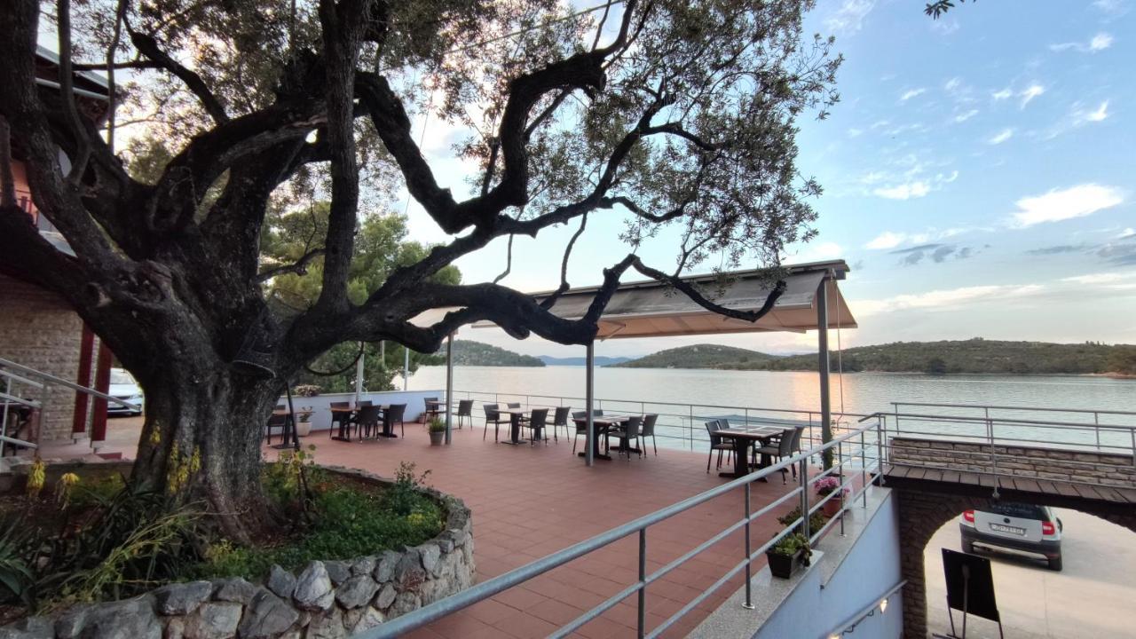 Pansion Alen - Dugi Otok Bed & Breakfast Luka  ภายนอก รูปภาพ