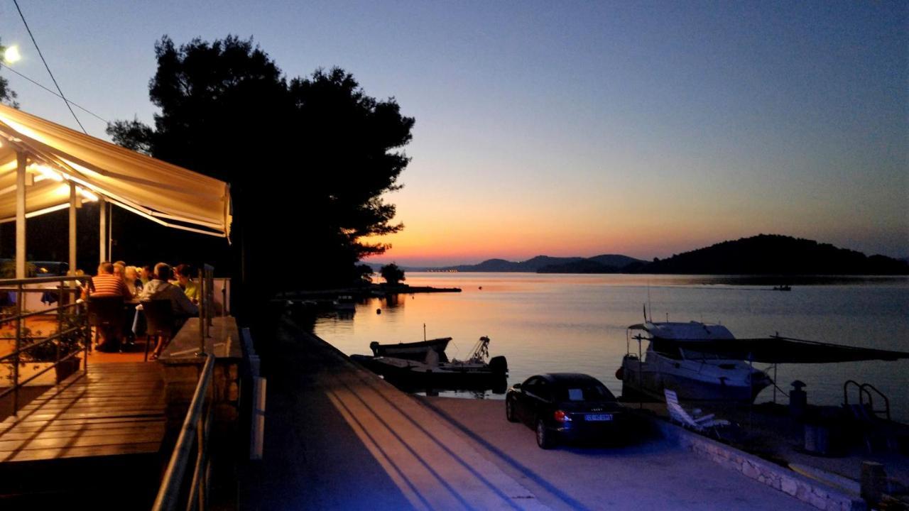 Pansion Alen - Dugi Otok Bed & Breakfast Luka  ภายนอก รูปภาพ