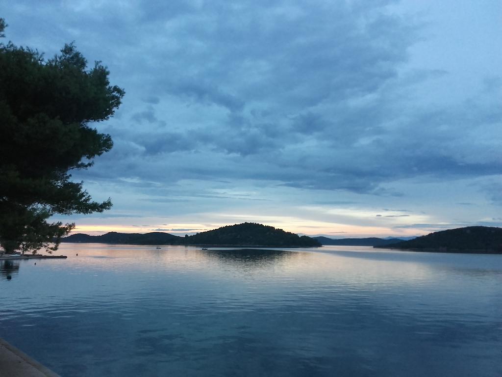 Pansion Alen - Dugi Otok Bed & Breakfast Luka  ภายนอก รูปภาพ